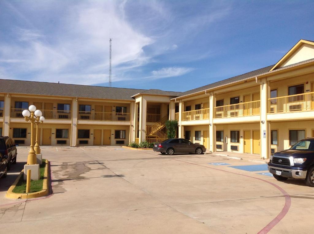Budgetel Inn And Suites Hearne ภายนอก รูปภาพ