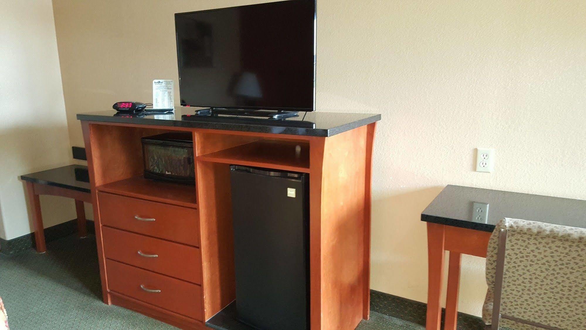 Budgetel Inn And Suites Hearne ภายนอก รูปภาพ
